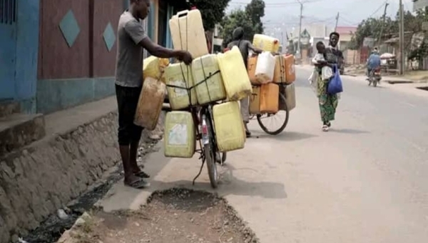 Bujumbura : pénurie d’eau à Nyakabiga et Jabe, les habitants à bout
